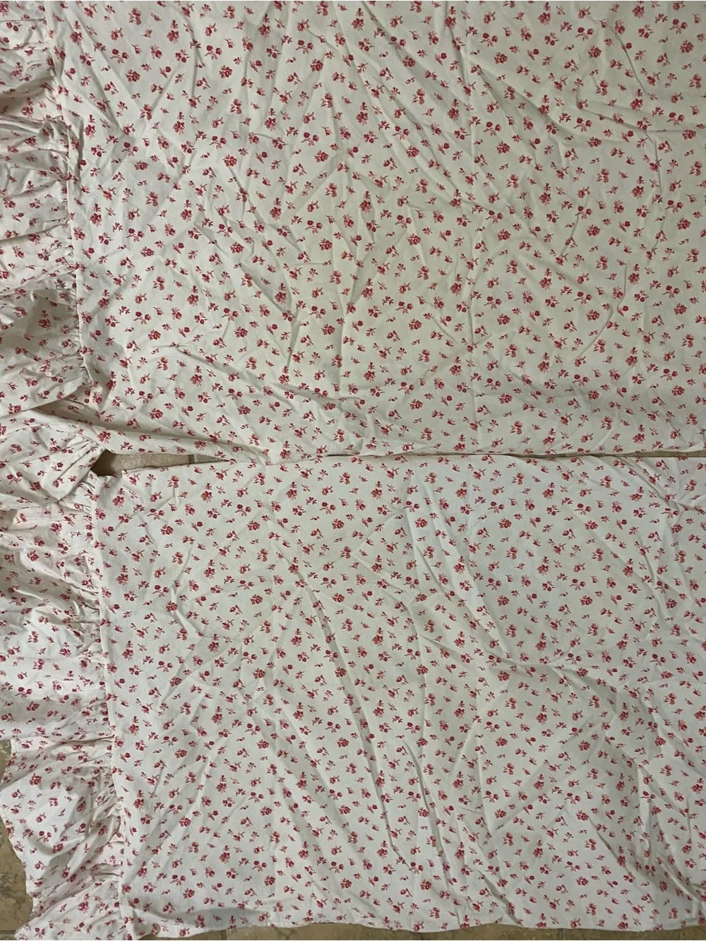 2 VTG Ralph Lauren Calico Red Floral Cotton USA Made Ruffle Trim Pillow Cases